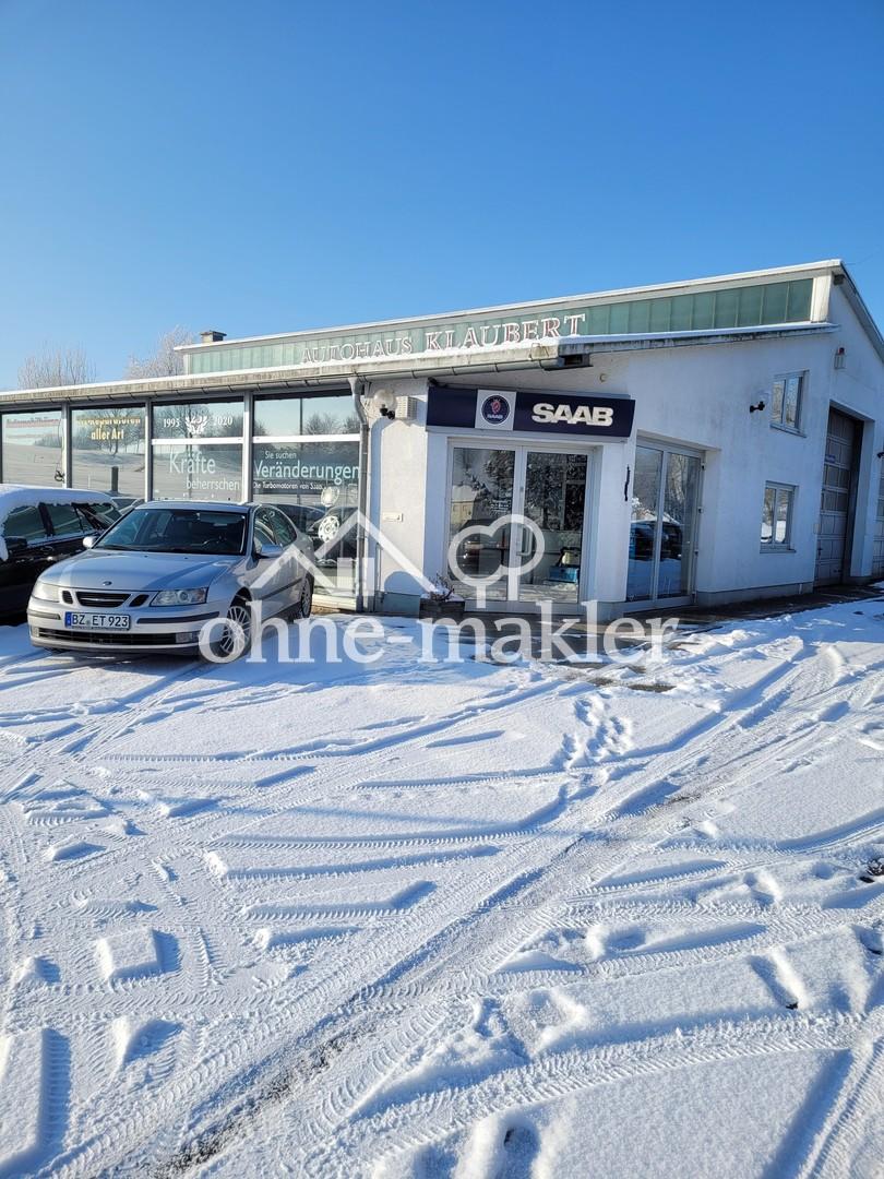 Eingangsbereich Autohaus