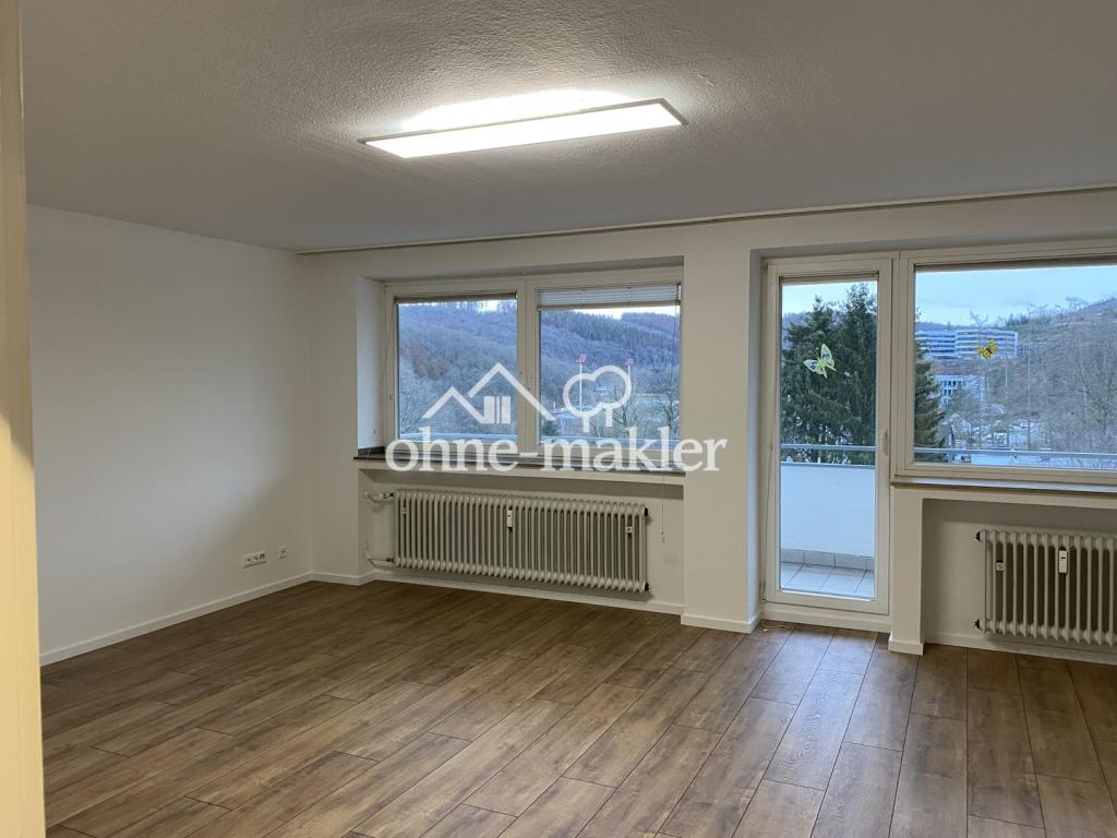 Sonnige 3ZKB beim Jung-Stilling KH, mit Aufzug, mit EBK, neues Bad gepl., elektr. Garage, renov. - Photo 1
