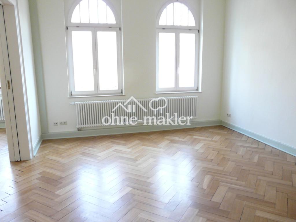 Wunderschöne großräumige 4 Raum Wohnung + Kamin & direkter Zugang zum Garten direkt am Schloßpark - Foto 1