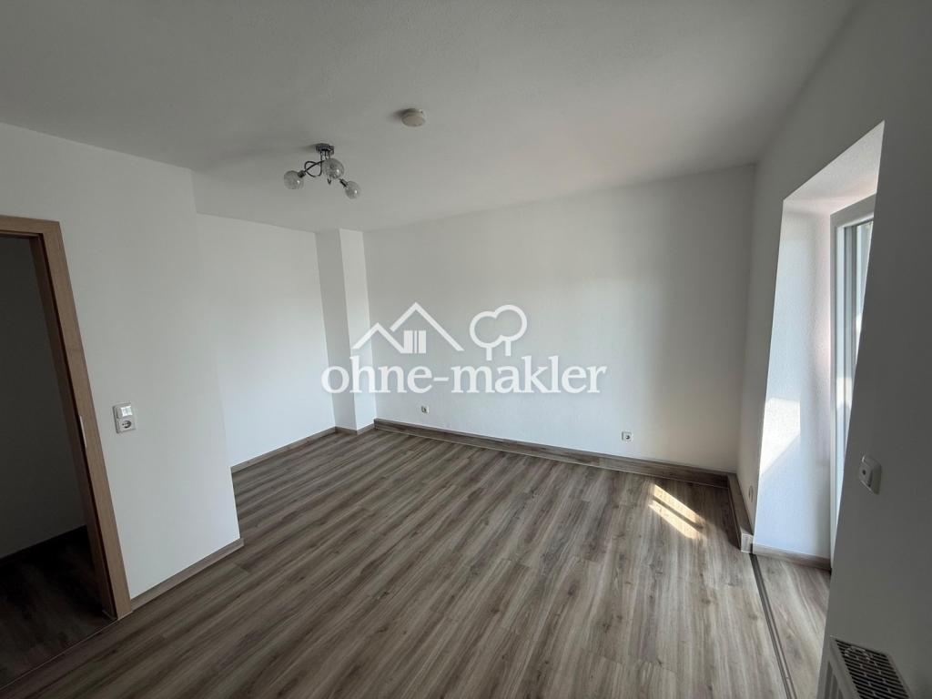Lichtdurchflutete und neu renovierte 1,5-Zimmer Wohnung mit Terrasse und EBK - Nr. 12 - Foto 1