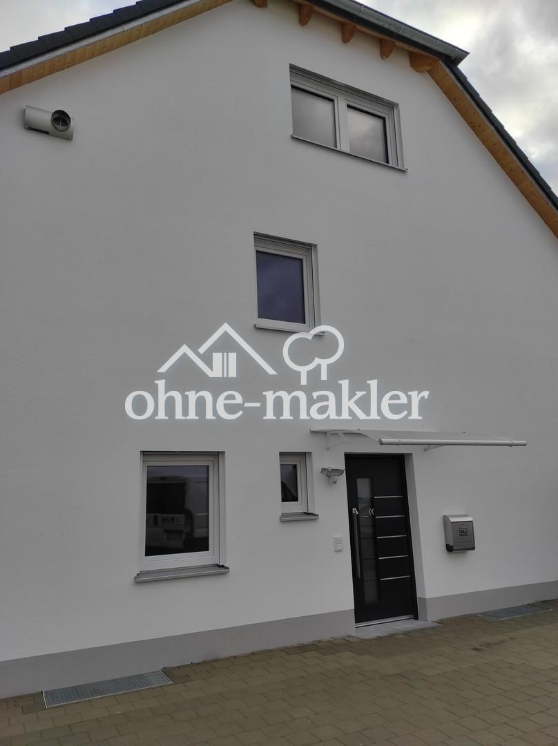 Neuwertige DHH nähe Saturarena - Foto 1