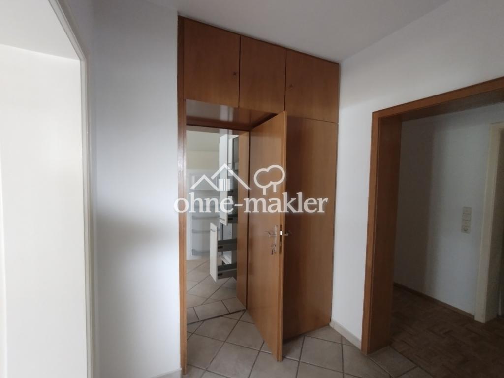 Garderobe mit Einbauschrank