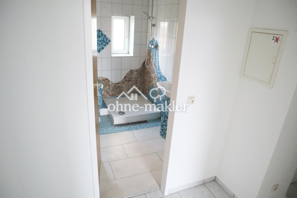Attraktive helle Wohnung in ruhiger Seitenstraße, 2 Zimmer und Wintergarten - Photo 2