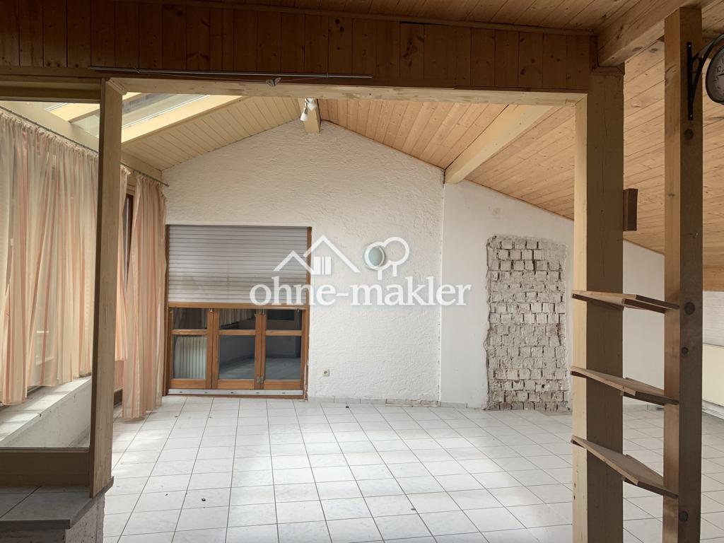 Büro wird noch renoviert