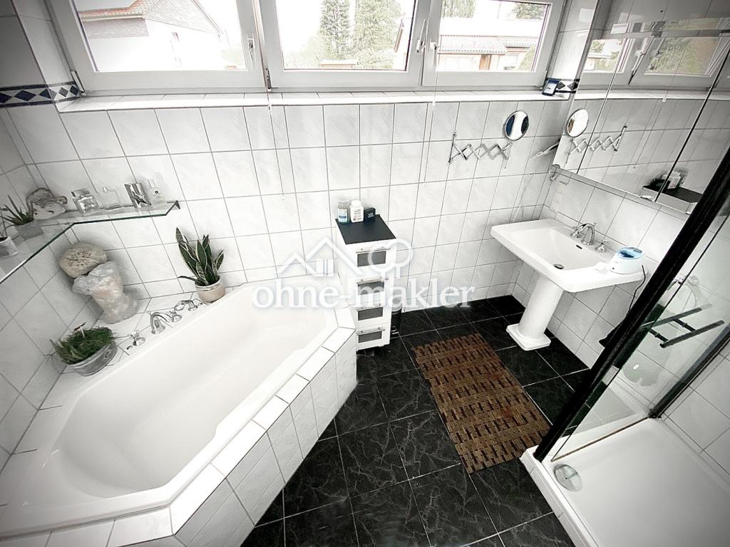 Badezimmer, Dusche, Badewanne