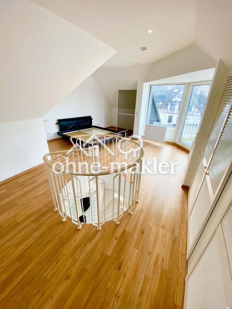 Maisonette-Penthouse mit EBK, 2 Balkonen und Dachterrasse mit Sparrenburgblick - Photo 3