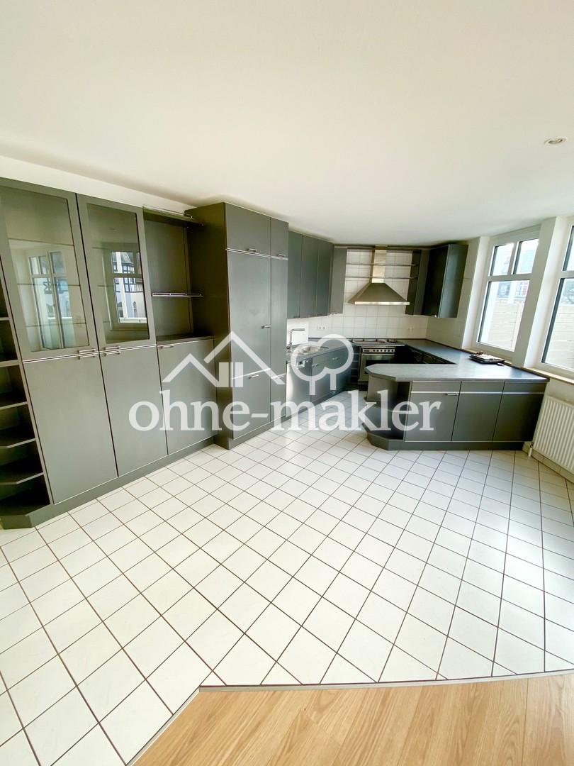 Maisonette-Penthouse mit EBK, 2 Balkonen und Dachterrasse mit Sparrenburgblick - Photo 5