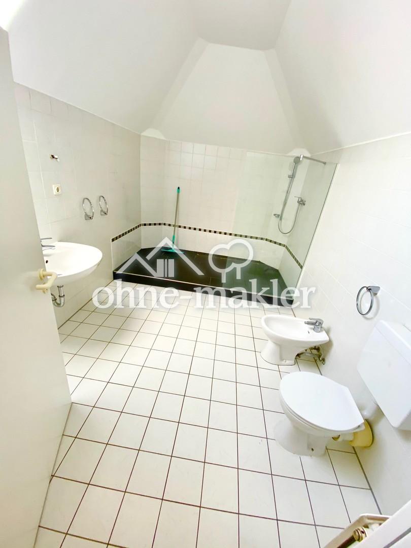 Maisonette-Penthouse mit EBK, 2 Balkonen und Dachterrasse mit Sparrenburgblick - Photo 4
