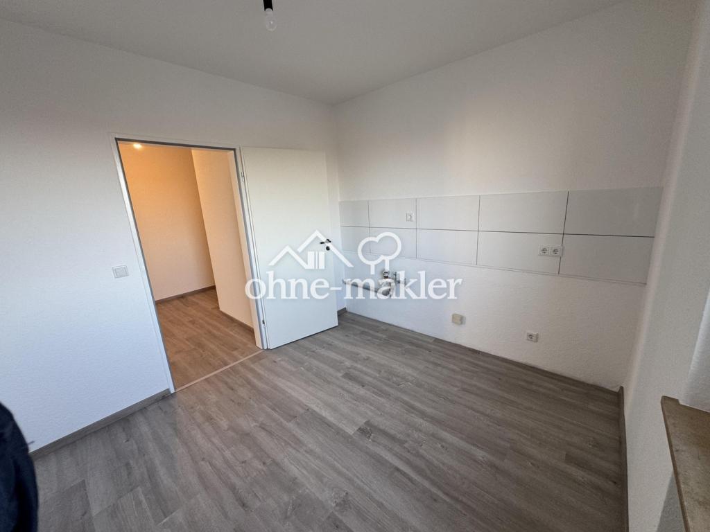 Neu renovierte 2,5 -Zimmer-Wohnung mit Balkon und Weitsicht ins Sauerland - Foto 2