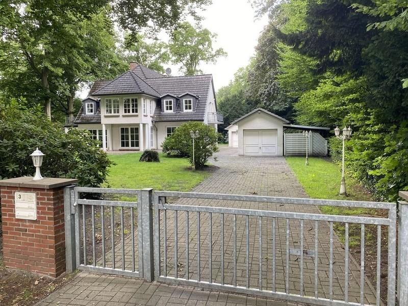 Grundstück von der Straße