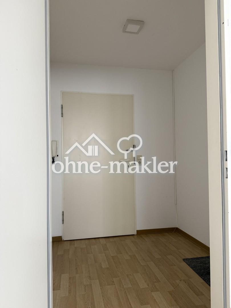 Flur zur Wohnungseingangstür