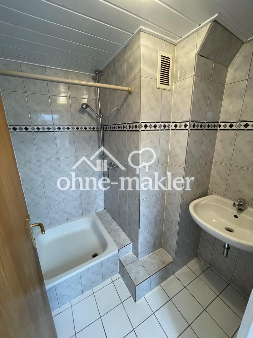 NEU renoviertes Appartement mit großem Balkon + EBK - Photo 2