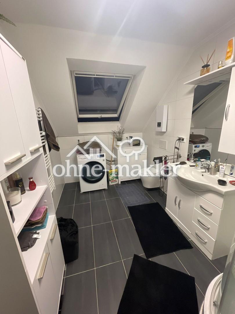 NÄHE BAHNHOF/KAUFLAND,70 m2 DACHGESCHOSS WOHNUNG ZU VERMIETEN,SOFORT FREI - Foto 1