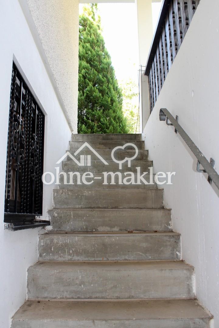 Außentreppe zum Keller