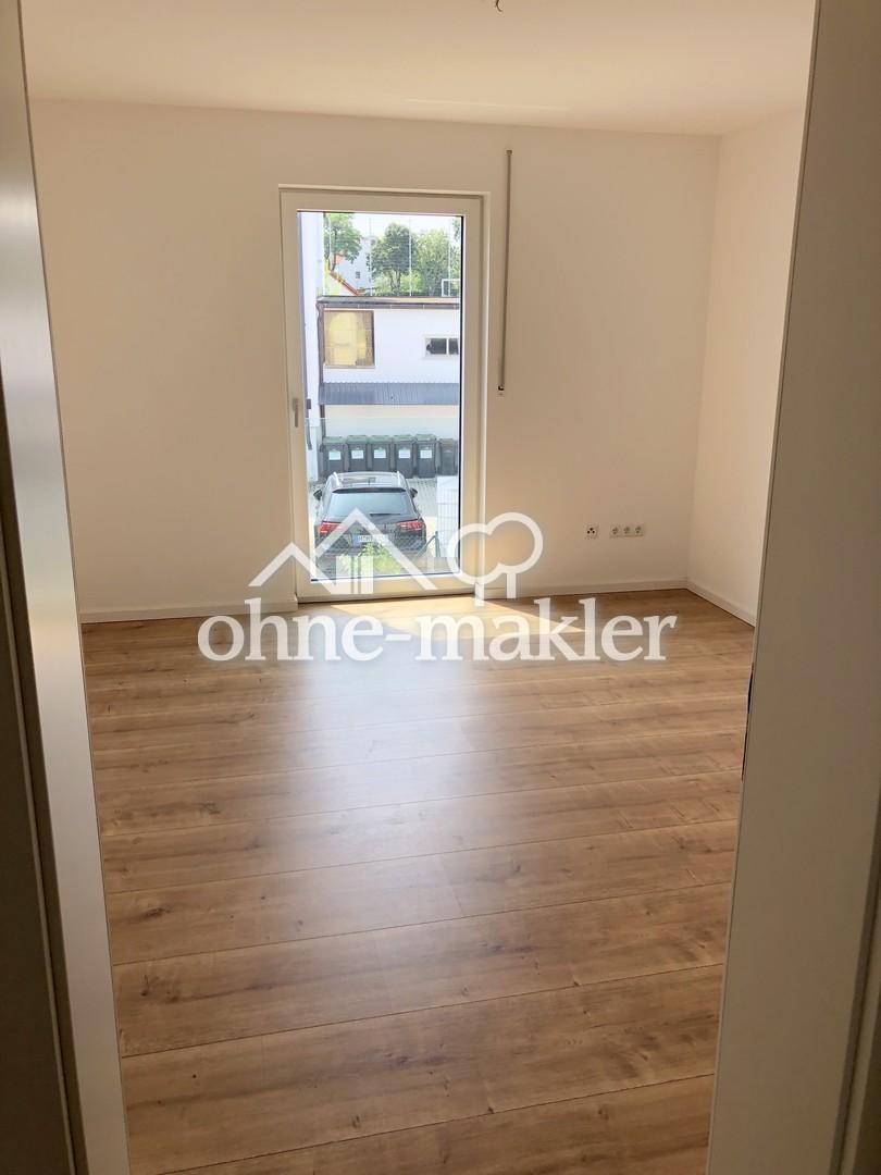 exklusive, ruhige und sehr moderne 4,5 Zimmerwohnung mit gr. Südbalkon, Luxusausstattung 1.OG SO - Foto 1