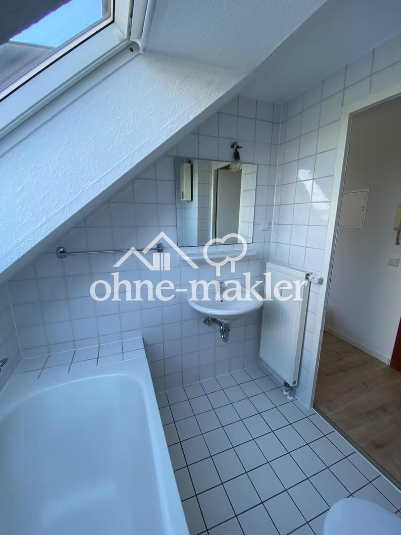 Renoviertes Dachgeschoss Apartment in Düsseldorf-Hassels - Foto 4