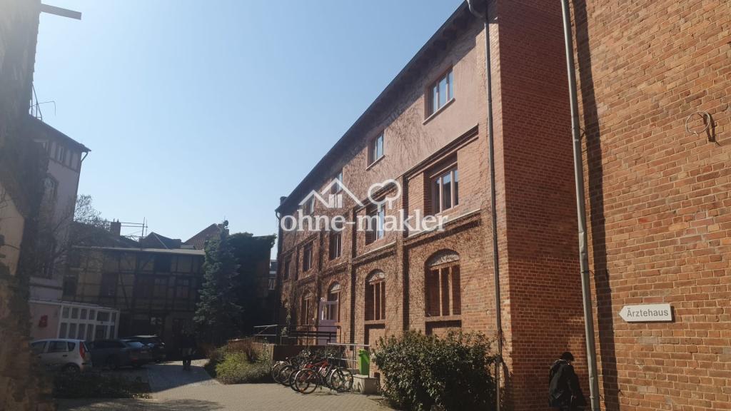 Haupteingang Gebäude