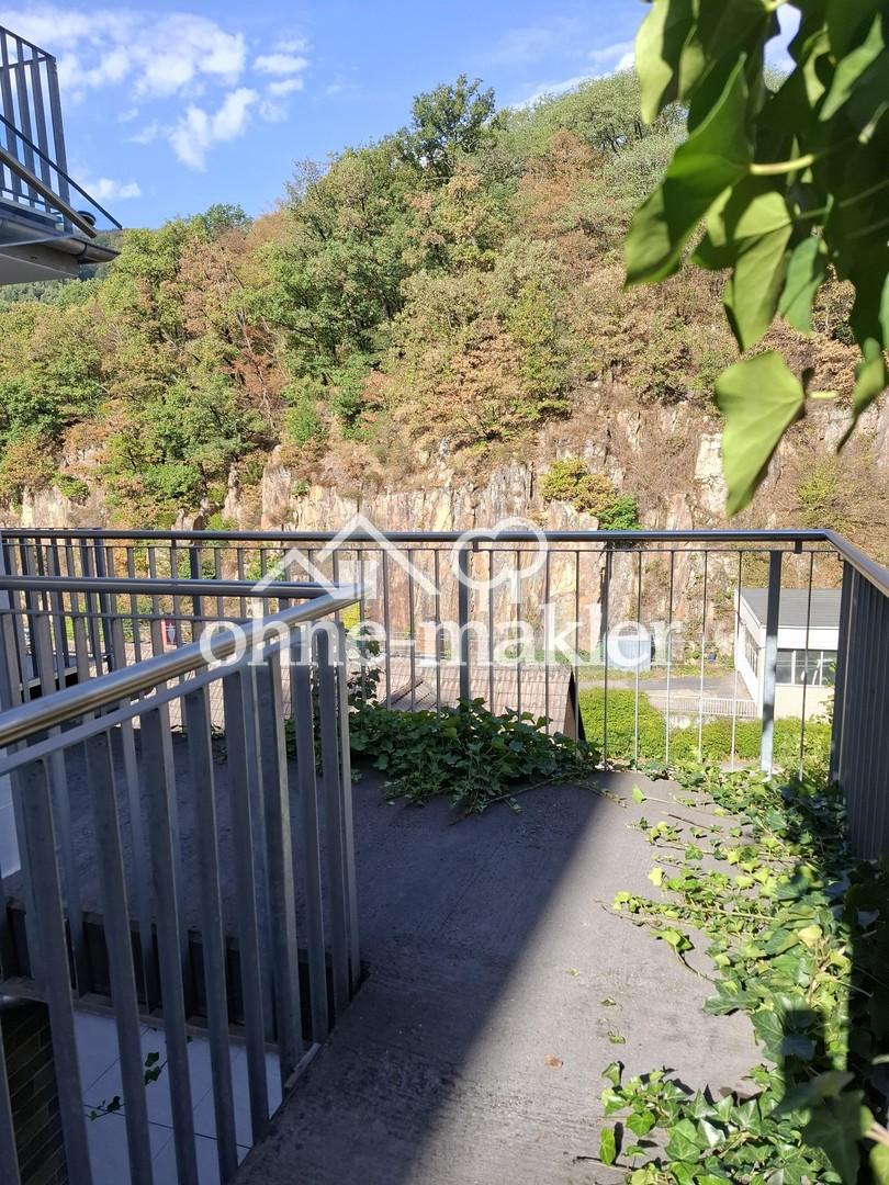 3-Zimmer-Etagenwohnung mit separatem Eingang, EBK und großzügigem Aussichtsbalkon - Photo 5