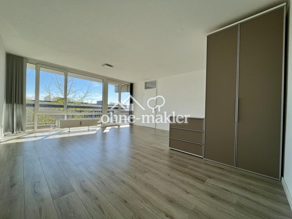 Schrank und Kommode