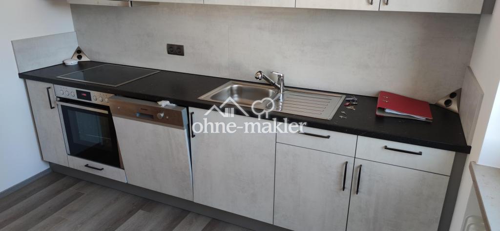 Schöne 2,5-Zimmer Wohnung im 3. OG mit Einbauküche, Balkon und Garage - Foto 1