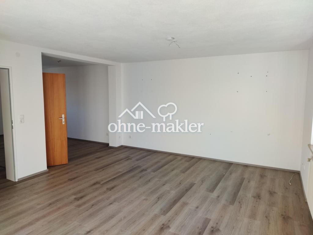 Schöne 2,5-Zimmer Wohnung im 3. OG mit Einbauküche, Balkon und Garage - Photo 1