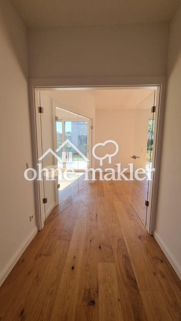 Luxuriöse 4 Raumwohnung mit traumhaften Garten in einer Villa - Foto 5