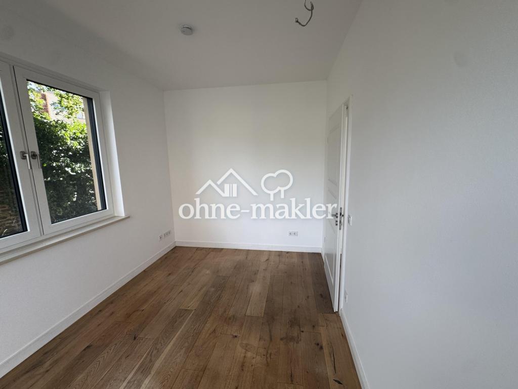 Traumhafte 4 Raumwohnung mit großem Garten in einer Villa - Photo 2