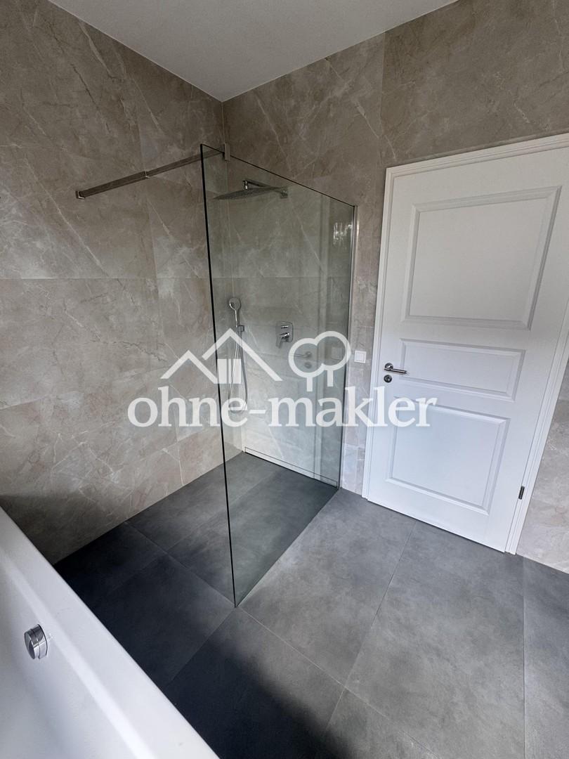 Traumhafte 4 Raumwohnung mit großem Garten in einer Villa - Photo 4