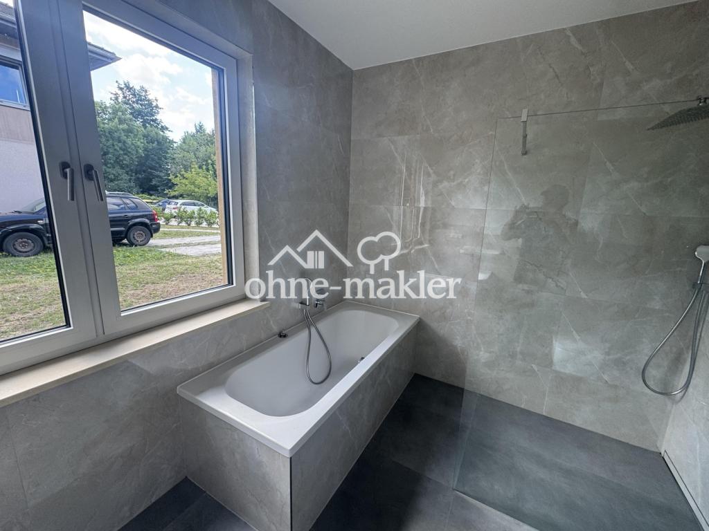 Traumhafte 4 Raumwohnung mit großem Garten in einer Villa - Photo 5