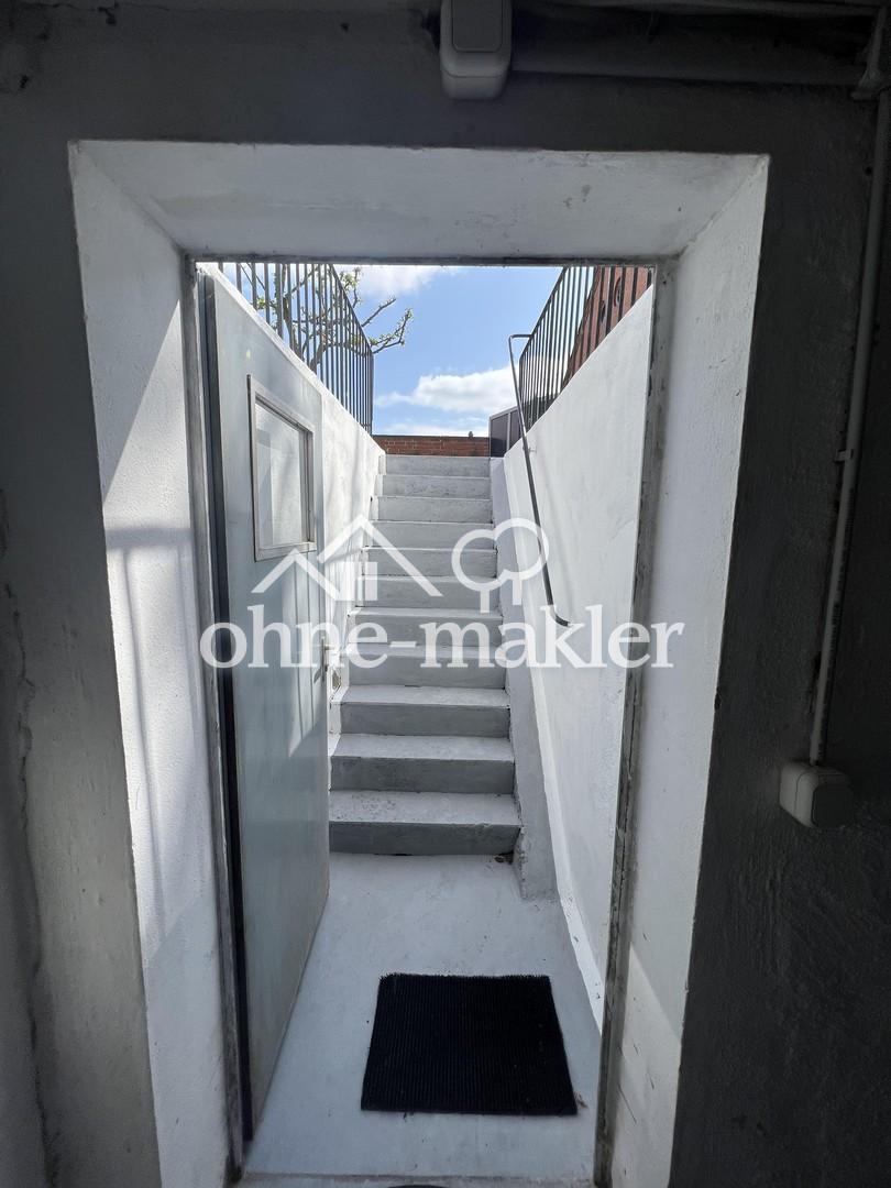 Ausgang Keller/ hinterer Garte
