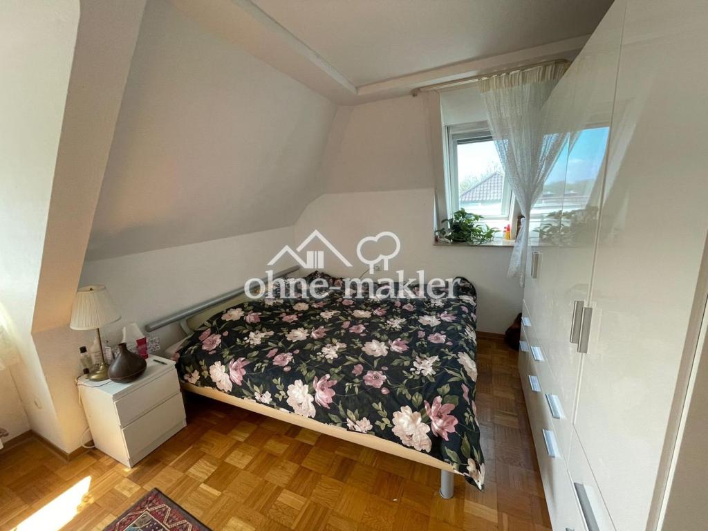 Ruhig gelegene, modernisierte Dachgeschosswohnung mit Fernsicht - Photo 4