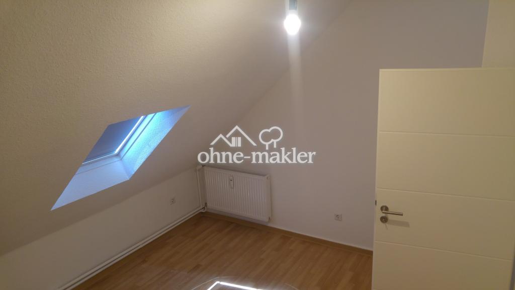 Topsanierte DG Wohnung, WG geeignet, Einbauküche, zentral - Photo 1