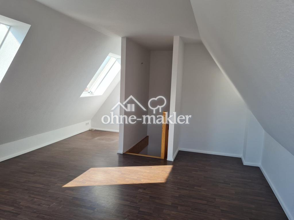 Schöne und helle 2 Zimmer Dachgeschosswohnung ab dem 01.09.26 - Foto 3