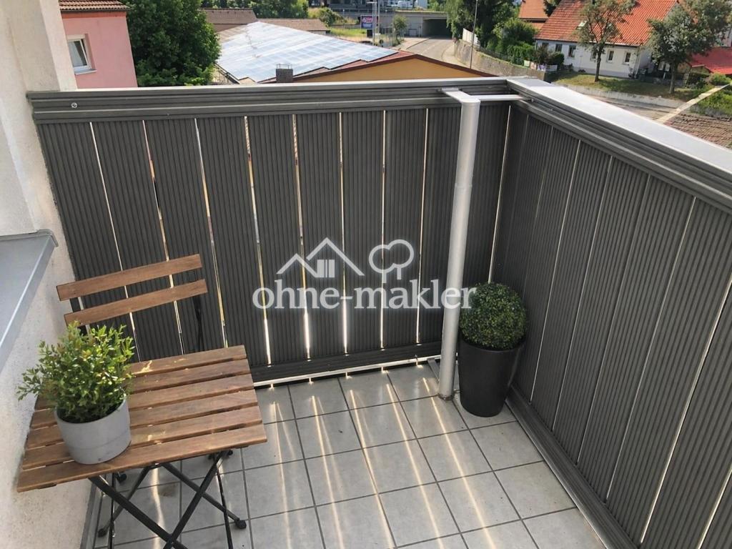Stilvoll sanierte 3-Zi.-Wohnung mit neuer Einbauküche & Balkon in ruhiger Lage - Photo 2