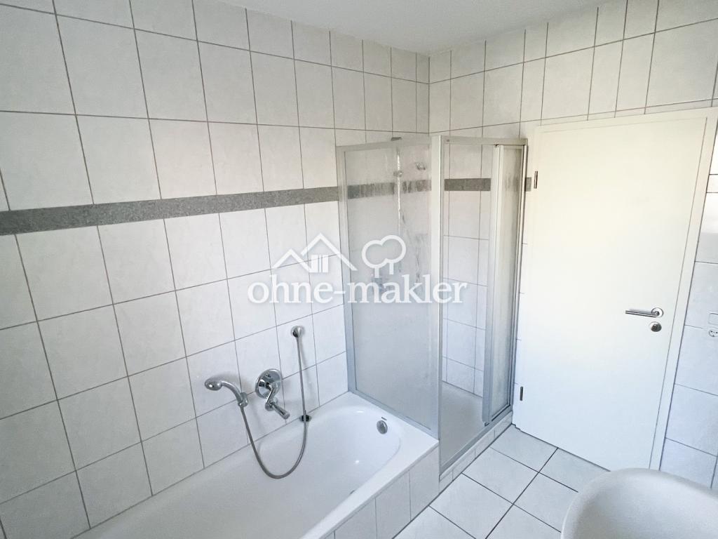 Helle, moderne 2-Zi-Wohnung mit 2 Balkons und Aufzug - Photo 2