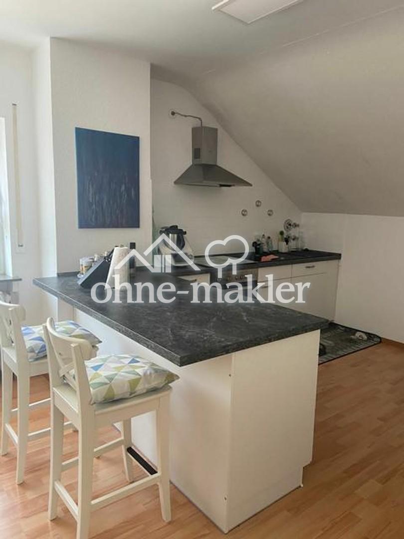 mit Balkon: helle großzügige Wohnung: 3-Zimmer + Wohnküche + Bad + ca 80qm Speicher - Foto 5