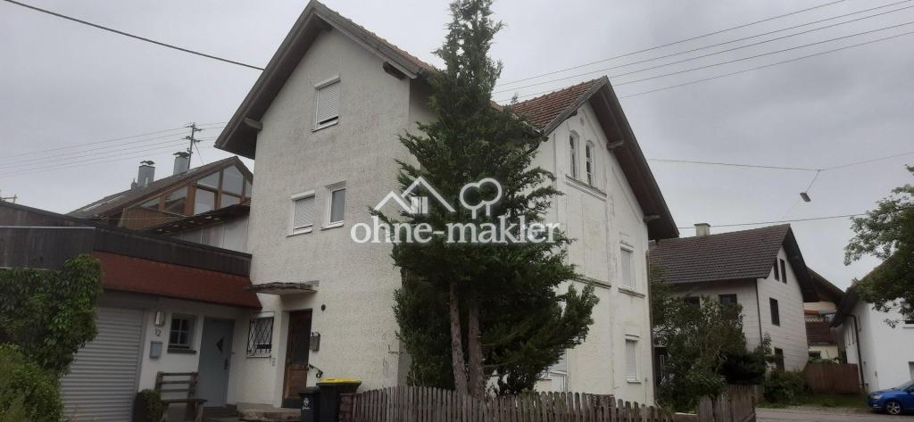 links Anbau, rechts Altbau