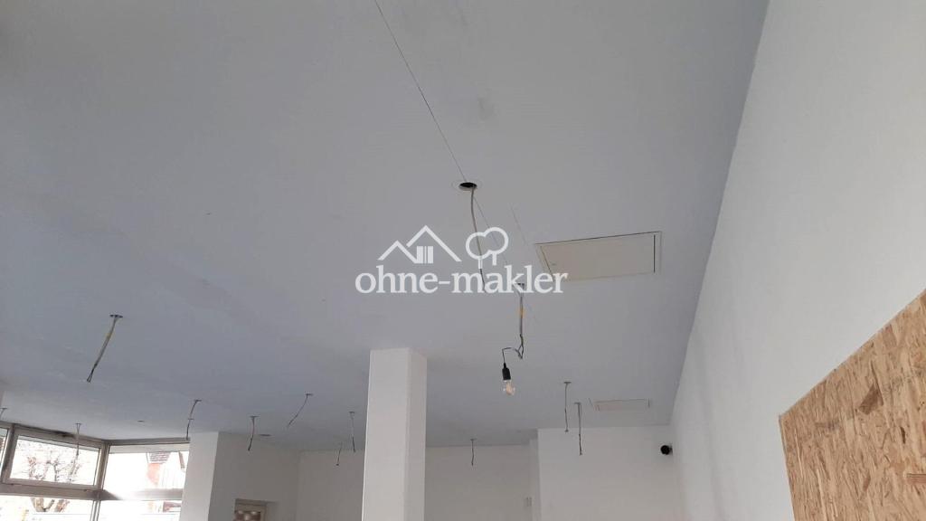 Neue heruntergezogene Decke