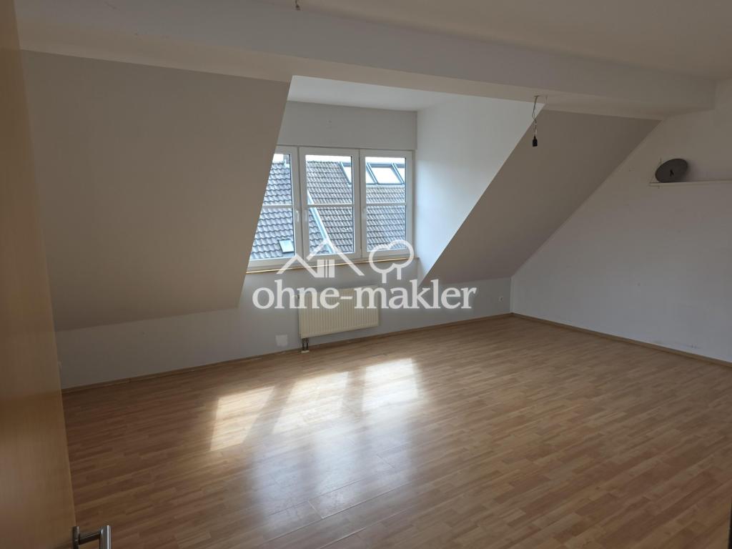 Schöne ruhige Dachgeschosswohnung im 3. OG in der Fussgängerzone - Photo 1