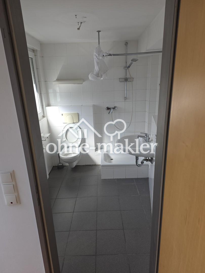 Schöne ruhige Dachgeschosswohnung im 3. OG in der Fussgängerzone - Photo 1