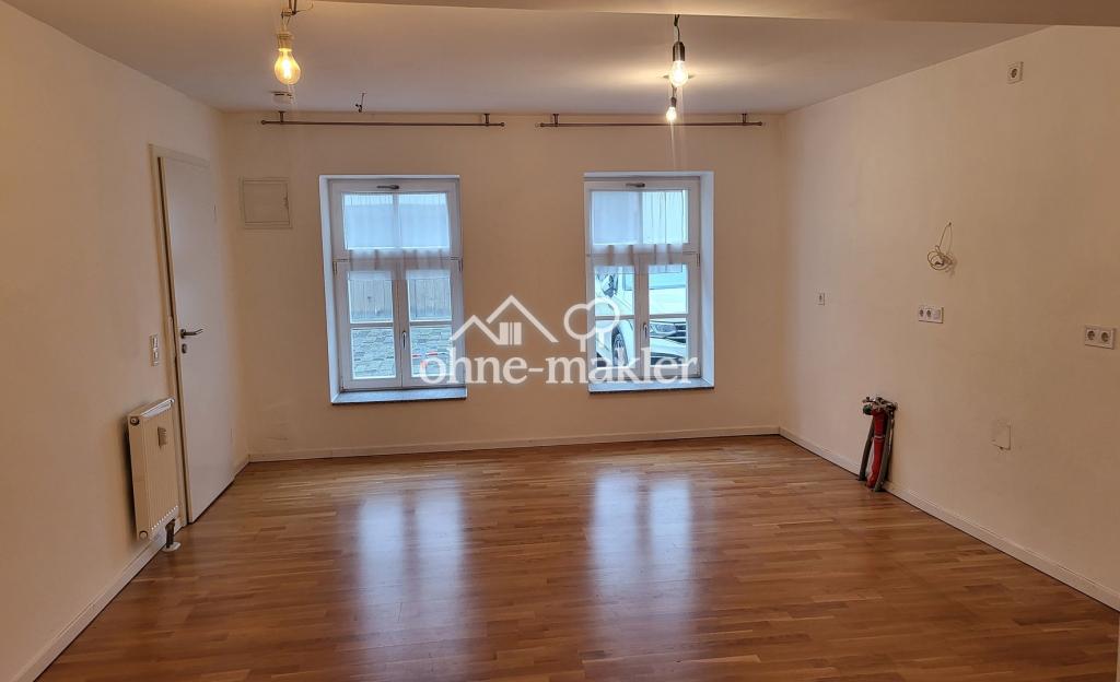 Stadtwohnung mit 3 Etagen am Hofgarten unter Burg Trausnitz - Photo 1