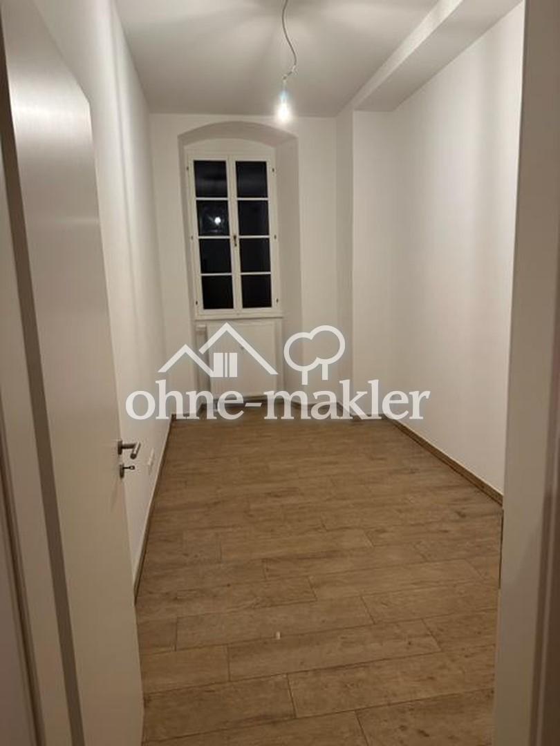 Helle Altbau-Stadtvilla 3-Zimmer-Erdgeschosswohnung inkl. moderner Einbauküche, Stadtzentrum - Photo 1