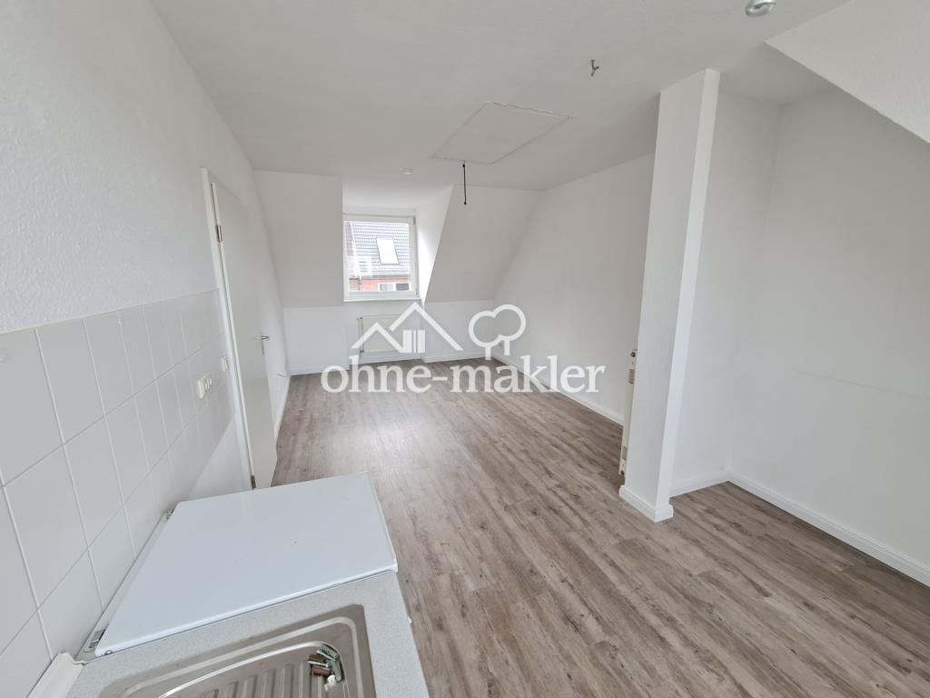 Wohnzimmer aus der Küche 