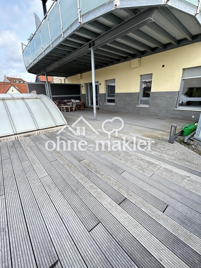 2 Zimmer, Einbauküche, Dachterrasse, im Zentrum - Foto 4