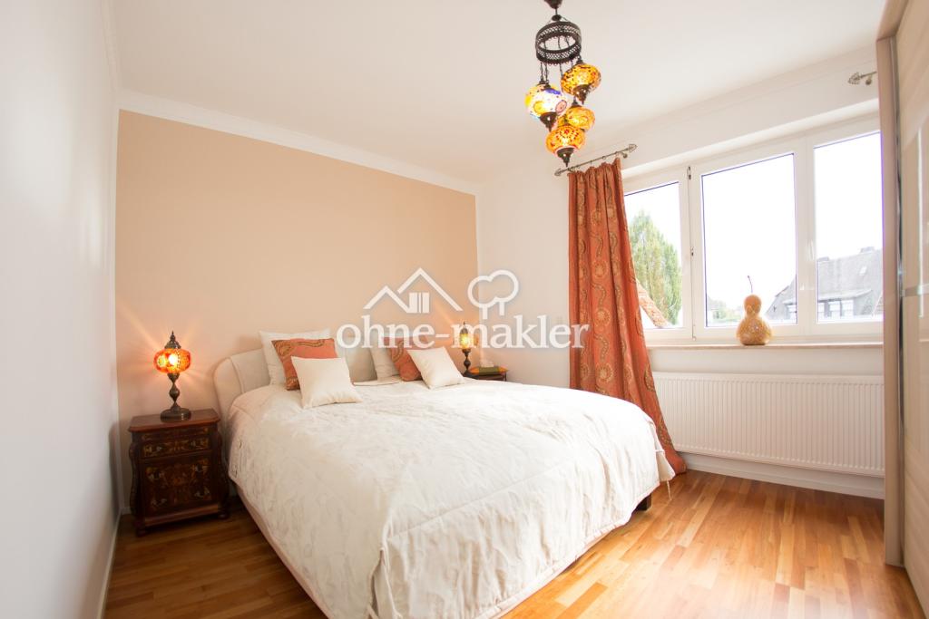 Möblierte, helle 4-ZKB mit Balkon. WG möglich - Photo 5