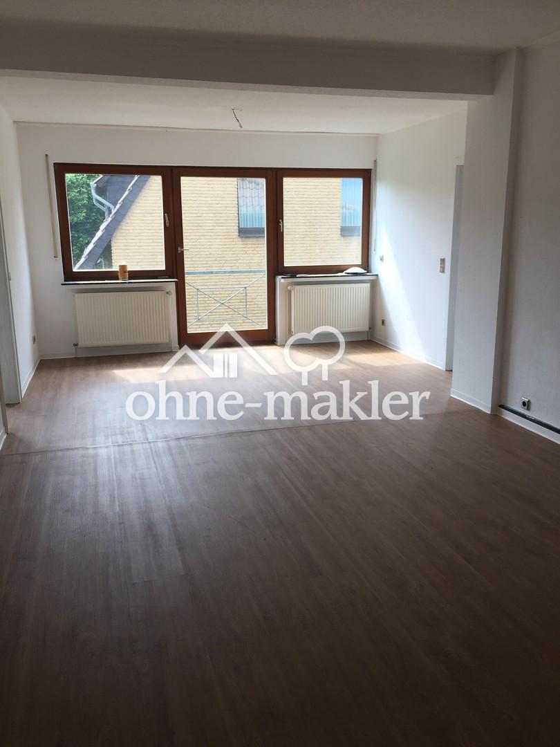BI-Jöllenbeck: BEFRISTET f. max. 4 Monate: 4-Zi. Whg. 1. OG m. Balkon u. Garten, auch WG! - Photo 1