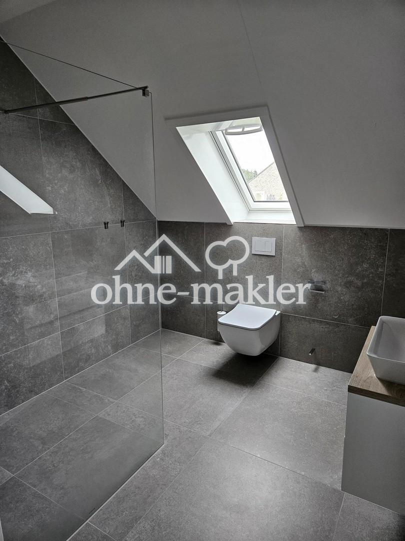 3 Zimmer, Abstellraum, Bad, Gäste WC, Terasse - 1.OG in Warsingsfehn - Photo 3