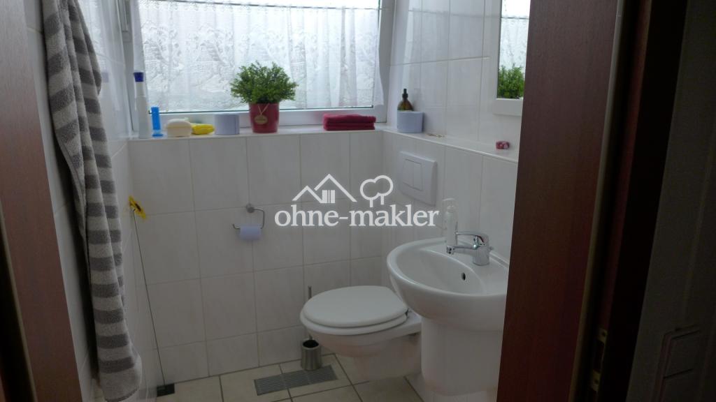 separate Toilette unten
