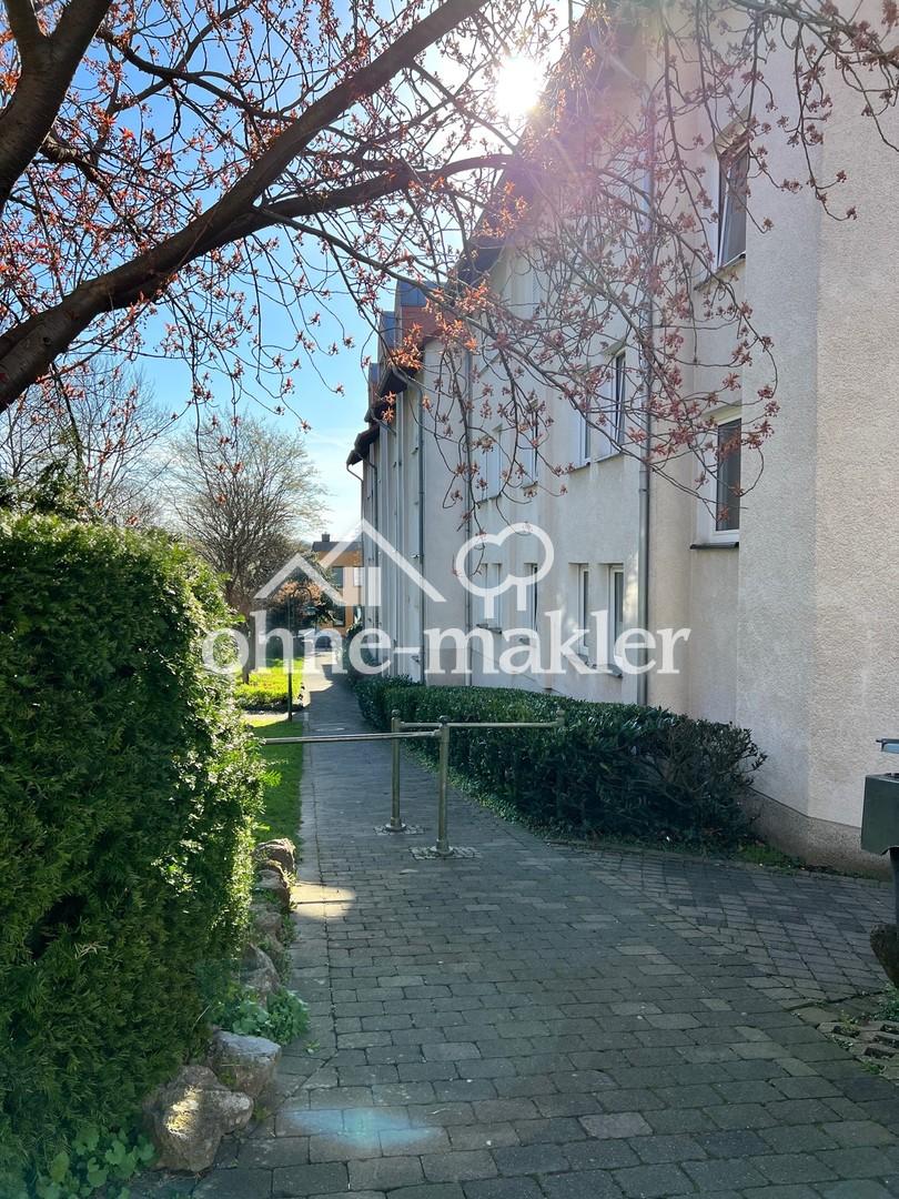 Fußweg am Objekt