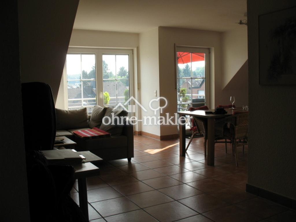 Gemütliche und ruhige Dachgeschoss-Wohnung (2ZKBB) mit Balkon und Küche - Foto 1